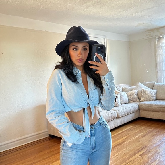 Gorgeous navy wool hat😍 - Picture 1 of 3